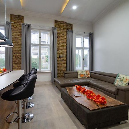 Tower Szeged Belvarosi Exkluziv Panoramas Apartman - Free Parking Luaran gambar