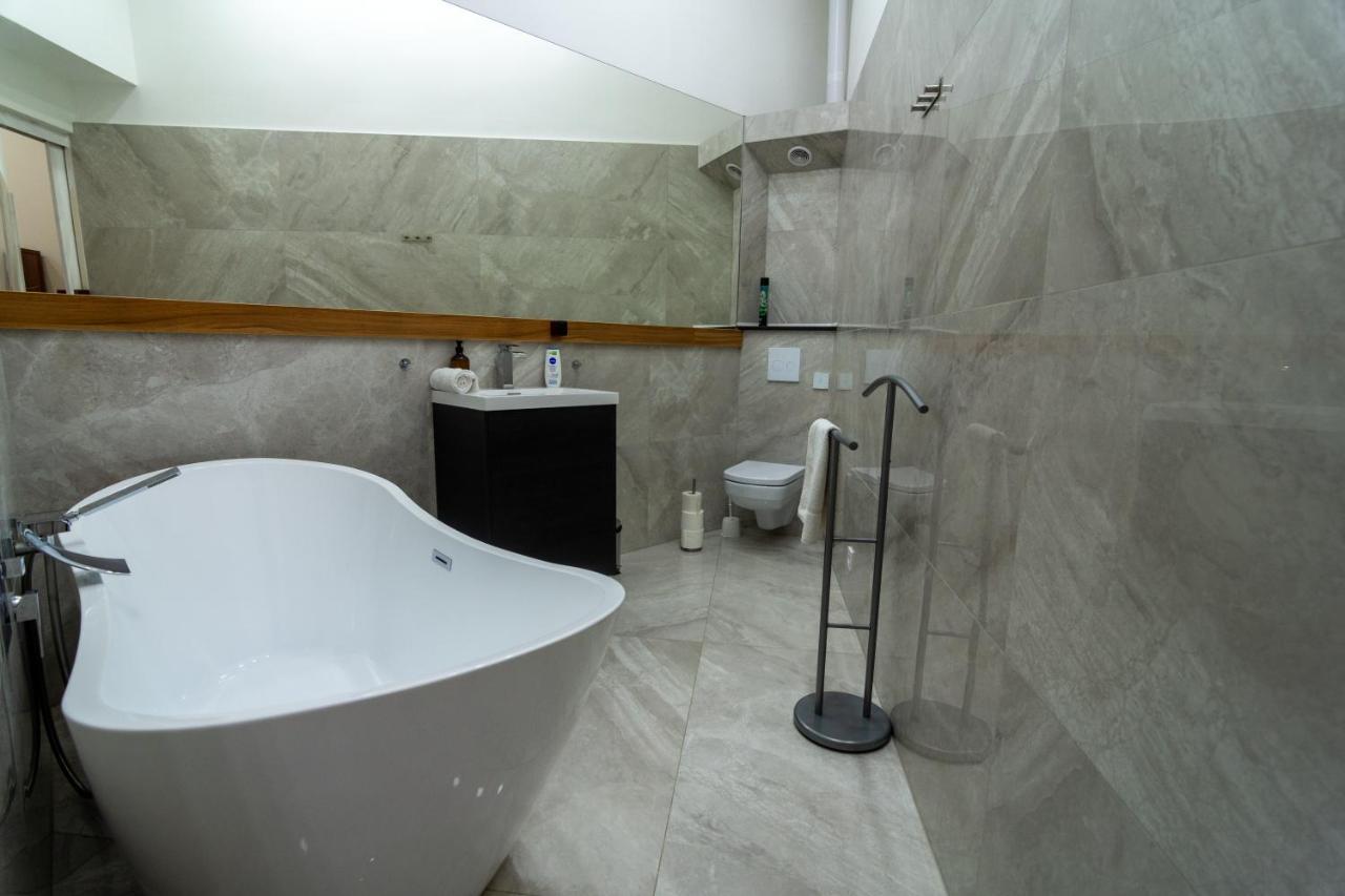 Tower Szeged Belvarosi Exkluziv Panoramas Apartman - Free Parking Luaran gambar