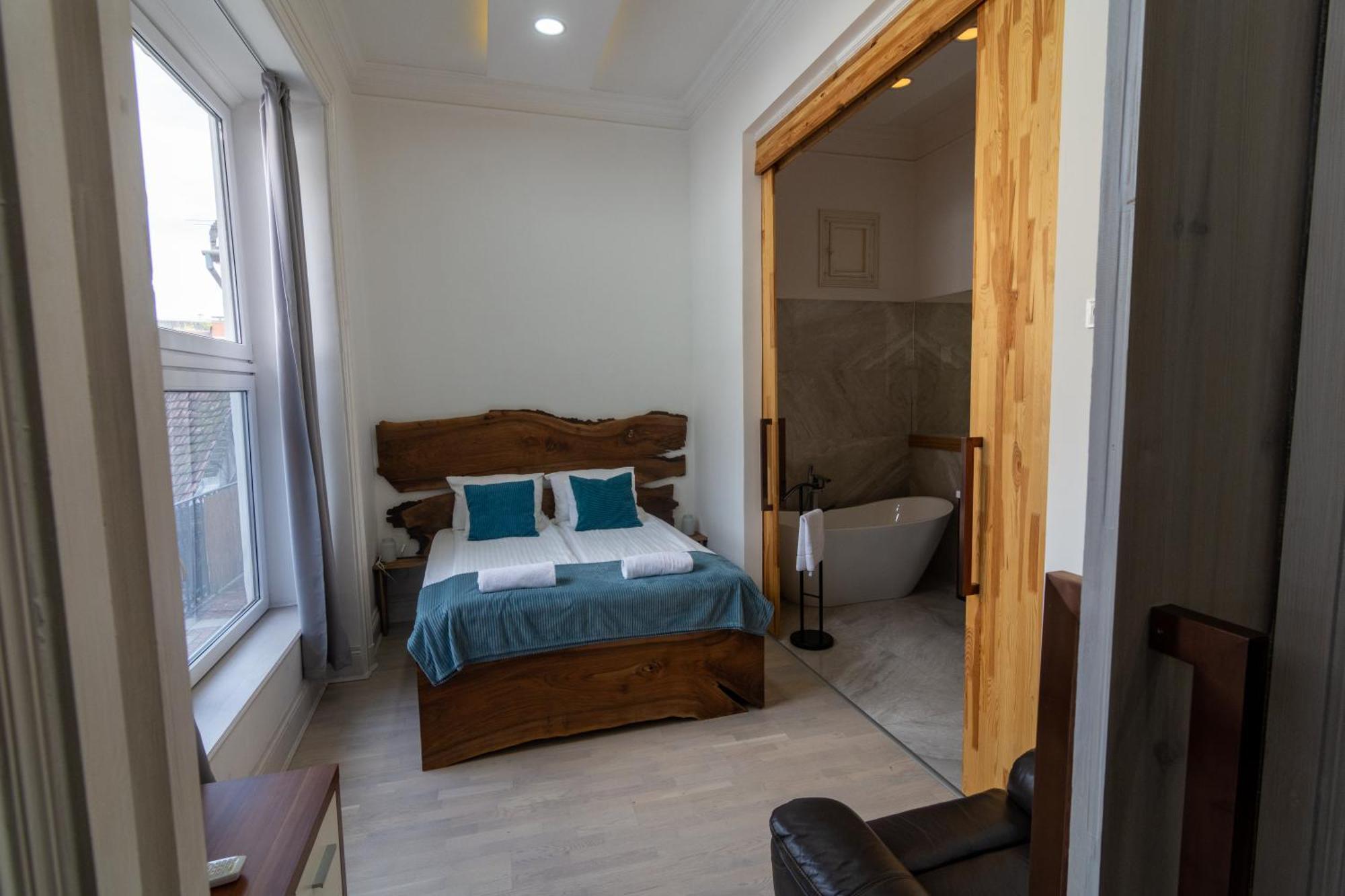 Tower Szeged Belvarosi Exkluziv Panoramas Apartman - Free Parking Luaran gambar